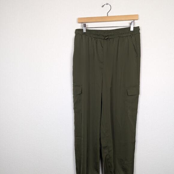 BAILEY 44 Green Lightweight Satin Cargo Jogger Size M - Picture 3 of 7